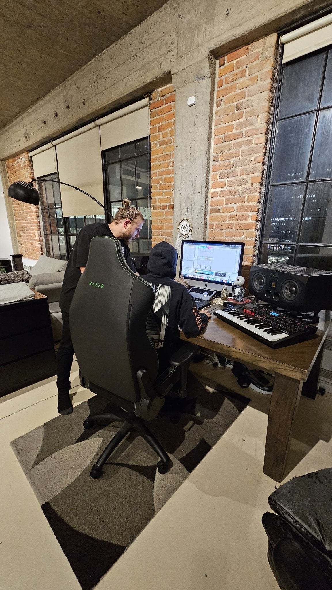 Master the Art of Music Production with Our Exclusive Masterclasses - OBSCUUR