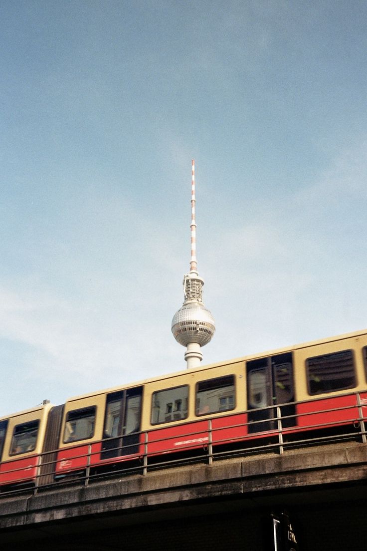 Why Dutch Producers Keep Moving to Berlin (And What It Says About Our Scene) - OBSCUUR